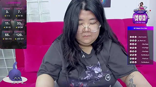 Snapshot of Nadine_asian chatting on 10/10/25, 08:13 Nadine asian online show from 10/10/25, 08:13