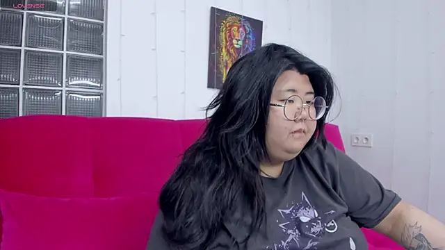 Snapshot of Nadine_asian chatting on 10/19/25, 08:15 Nadine asian online show from 10/19/25, 08:15