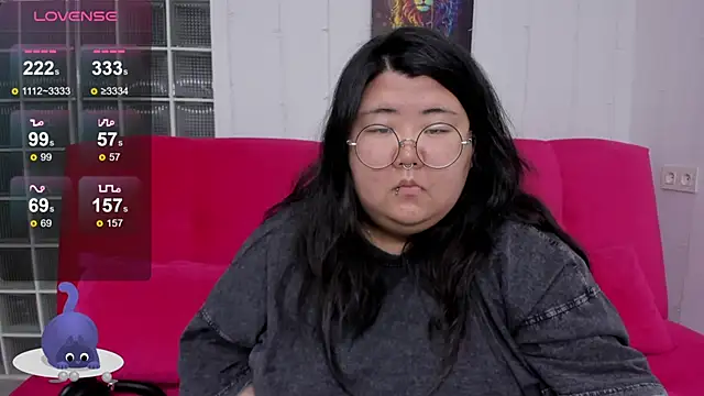 Snapshot of Nadine_asian chatting on 10/30/25, 08:27 Nadine asian online show from 10/30/25, 08:27