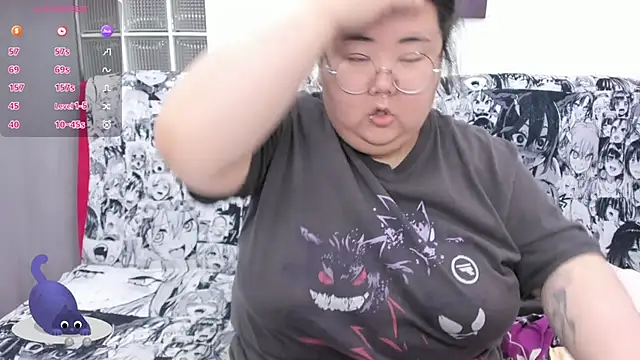 Snapshot of Nadine_asian chatting on 10/31/25, 08:26 Nadine asian online show from 10/31/25, 08:26