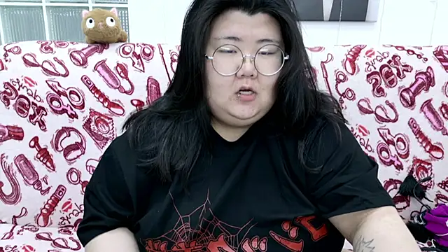 Nadine asian online show from 04/04/26, 01:59