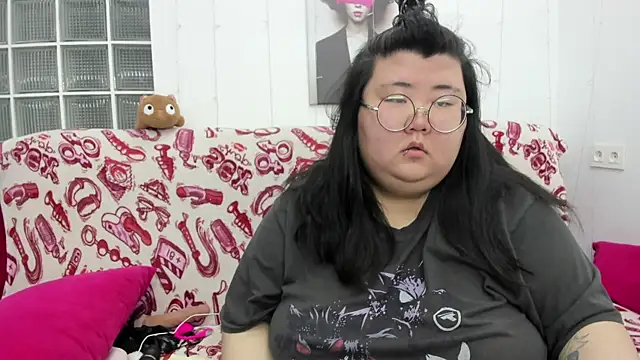 Nadine asian online show from 05/27/26, 09:06