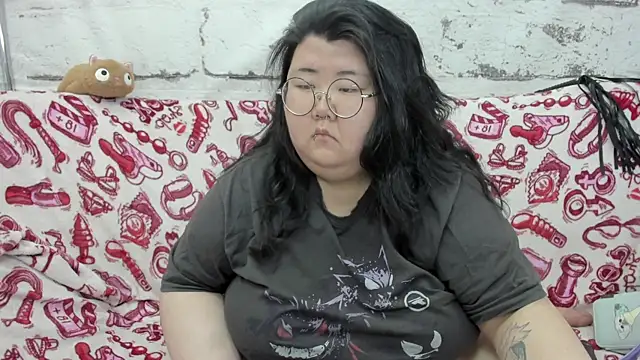 Snapshot of Nadine_asian chatting on 07/09/26, 02:04 Nadine asian online show from 07/09/26, 02:04