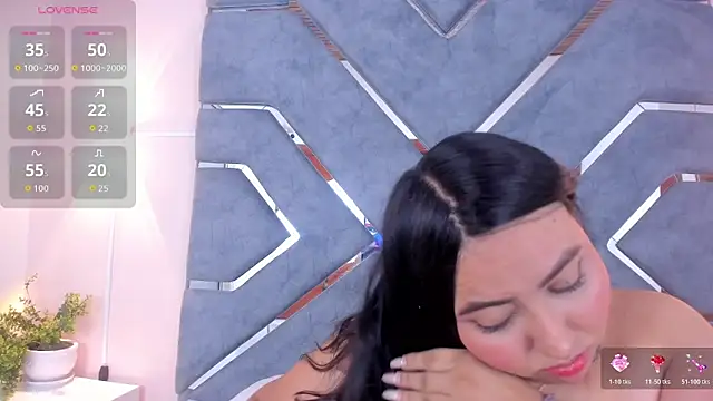 LucciaPorter online show from 10/27/25, 09:52