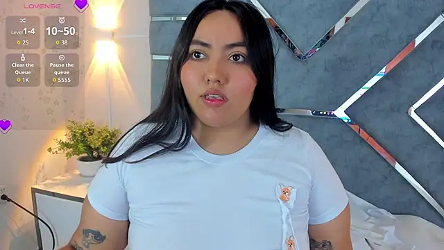 LucciaPorter online show from 06/23/26, 03:32