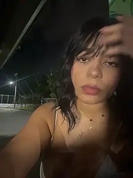 Snapshot of RavenM8 chatting on 11/21/25, 02:21 RavenM8 online show from 11/21/25, 02:21