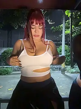 Snapshot of RavenM8 chatting on 12/04/25, 01:26 RavenM8 online show from 12/04/25, 01:26