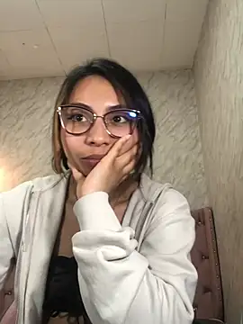 XSmaggiiee online show from 12/18/24, 08:42