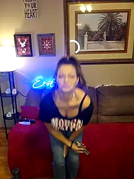 Snapshot of Erotic_and_Exotic chatting on 01/28/25, 07:00 Erotic and Exotic online show from 01/28/25, 07:00