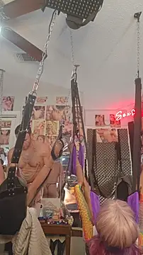 luvs2cumm69 online show from 12/14/25, 09:36