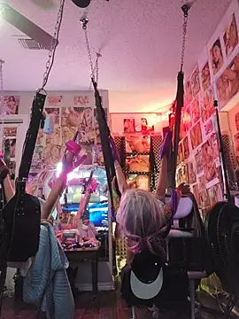 luvs2cumm69 online show from 03/01/26, 12:12