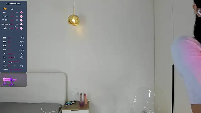 Lee yoo online show from 04/12/26, 10:26