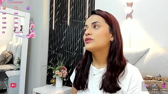 Snapshot of katrina_kaif_x chatting on 09/19/25, 06:52 katrina kaif x online show from 09/19/25, 06:52