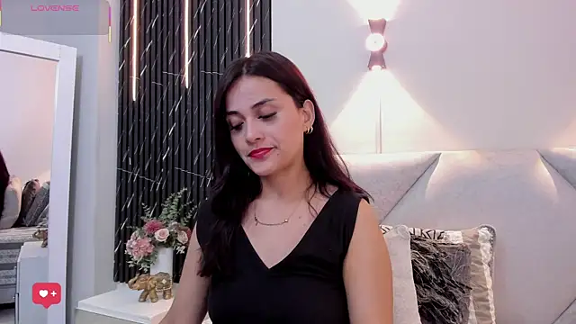 Snapshot of katrina_kaif_x chatting on 11/03/25, 06:53 katrina kaif x online show from 11/03/25, 06:53