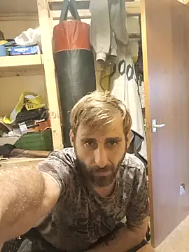 Snapshot of MaverickShamless@xh chatting on 01/10/26, 03:03 MaverickShamlessxh online show from 01/10/26, 03:03