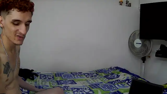 Snapshot of TheKing6ix9ine69 chatting on 12/20/24, 06:40 TheKing6ix9ine69 online show from 12/20/24, 06:40