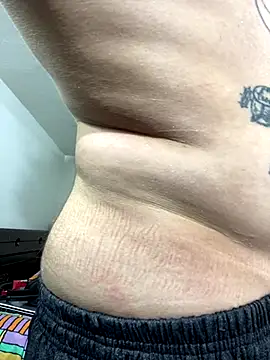 Snapshot of TheKing6ix9ine69 chatting on 09/28/25, 10:37 TheKing6ix9ine69 online show from 09/28/25, 10:37