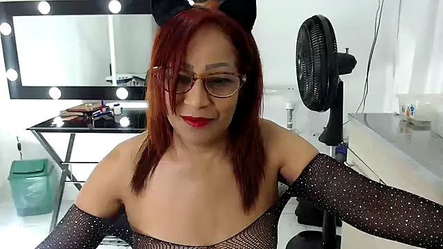 Snapshot of keyla-sensual chatting on 10/21/25, 10:43 keyla-sensual online show from 10/21/25, 10:43
