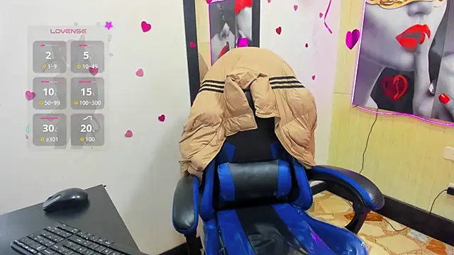 sara winehouse1 online show from 04/25/26, 04:48