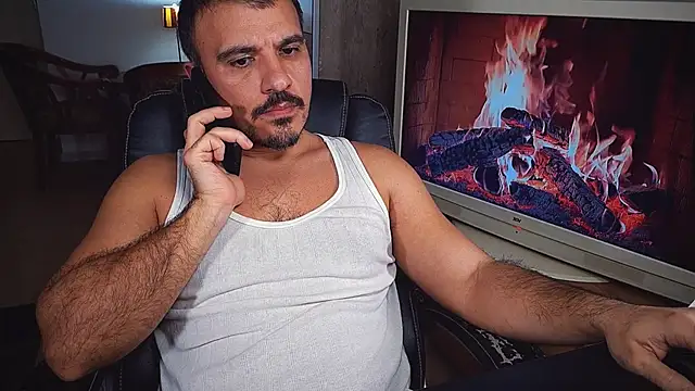 Snapshot of officeman7 chatting on 12/28/24, 05:35 officeman7 online show from 12/28/24, 05:35