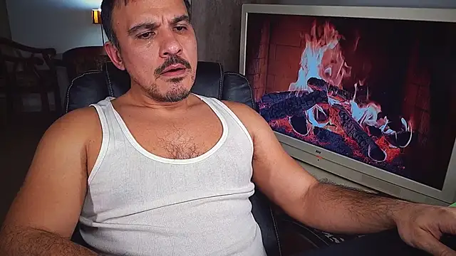 Snapshot of officeman7 chatting on 01/03/25, 06:03 officeman7 online show from 01/03/25, 06:03