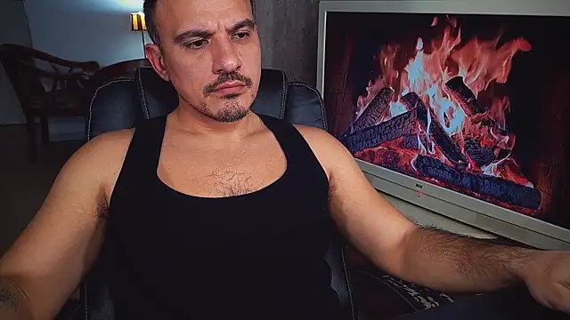 Snapshot of officeman7 chatting on 01/15/25, 03:18 officeman7 online show from 01/15/25, 03:18