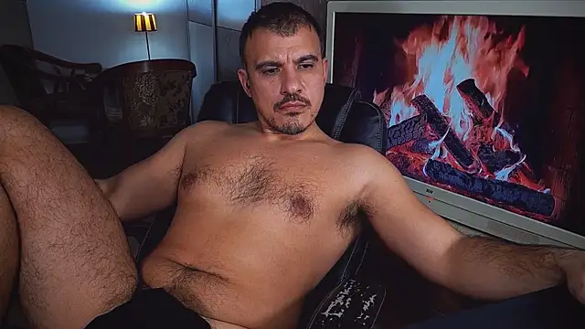 Snapshot of officeman7 chatting on 01/15/25, 06:19 officeman7 online show from 01/15/25, 06:19