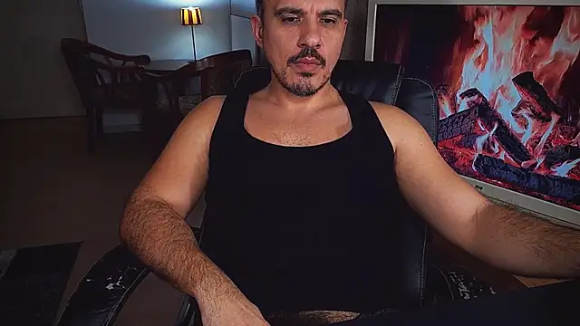 Snapshot of officeman7 chatting on 01/23/25, 04:26 officeman7 online show from 01/23/25, 04:26