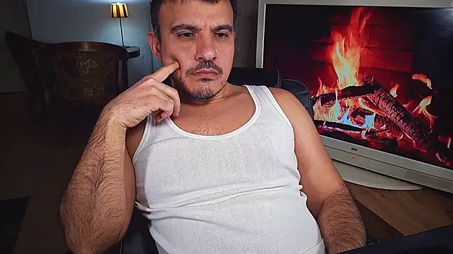 Snapshot of officeman7 chatting on 02/11/25, 04:46 officeman7 online show from 02/11/25, 04:46