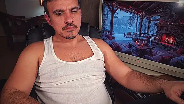 Snapshot of officeman7 chatting on 02/14/25, 04:09 officeman7 online show from 02/14/25, 04:09