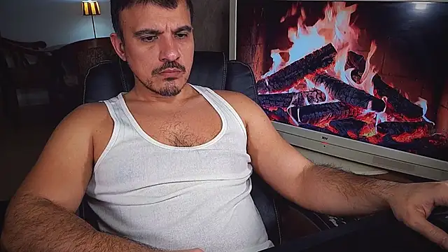 Snapshot of officeman7 chatting on 02/15/25, 05:17 officeman7 online show from 02/15/25, 05:17