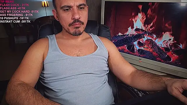 Snapshot of officeman7 chatting on 02/21/25, 04:37 officeman7 online show from 02/21/25, 04:37