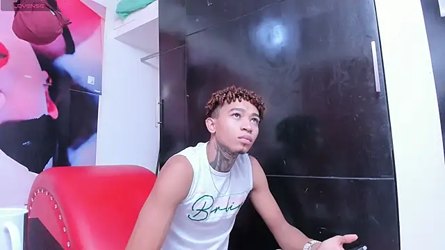 sexy blacks  online show from 02/24/25, 11:21