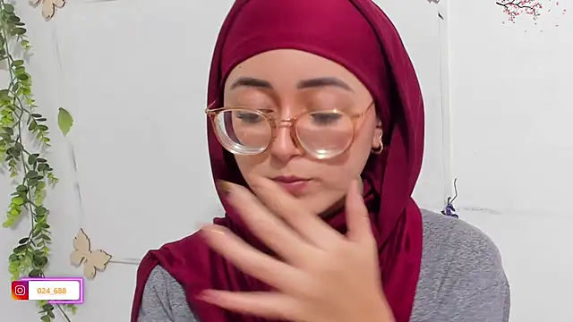 Snapshot of aysel_elid chatting on 09/15/25, 10:54 aysel elid online show from 09/15/25, 10:54