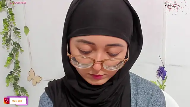 Snapshot of aysel_elid chatting on 10/08/25, 09:56 aysel elid online show from 10/08/25, 09:56