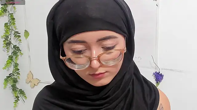 Snapshot of aysel_elid chatting on 10/28/25, 11:07 aysel elid online show from 10/28/25, 11:07