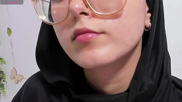 Snapshot of aysel_elid chatting on 11/16/25, 10:26 aysel elid online show from 11/16/25, 10:26