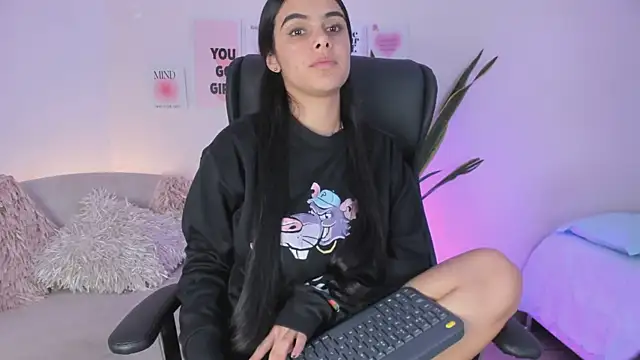 ChloeHarper  online show from 03/04/25, 05:24