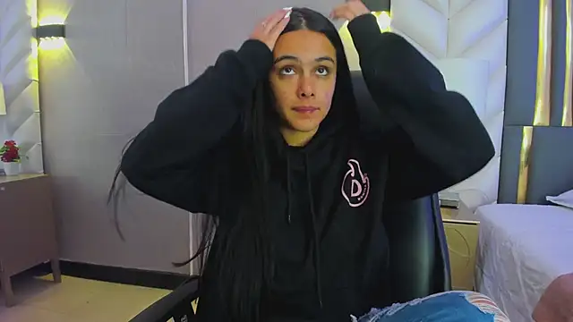 ChloeHarper  online show from 02/18/26, 11:39