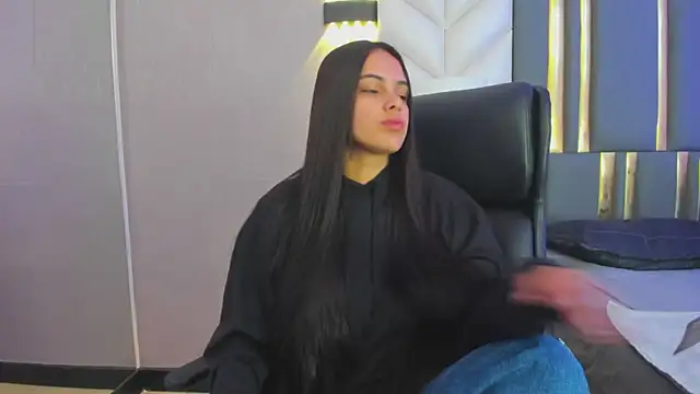 ChloeHarper  online show from 04/22/26, 11:34