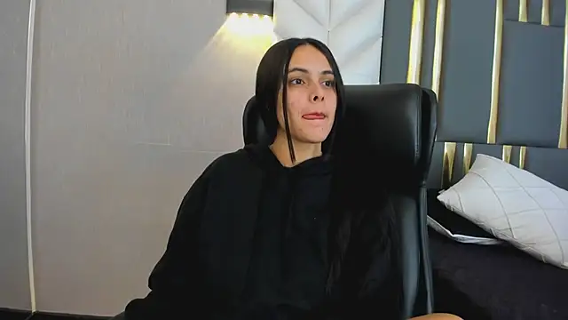 ChloeHarper  online show from 07/19/26, 01:04