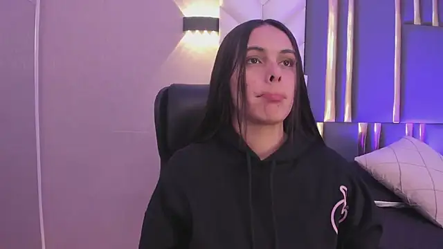 ChloeHarper  online show from 07/20/26, 12:40
