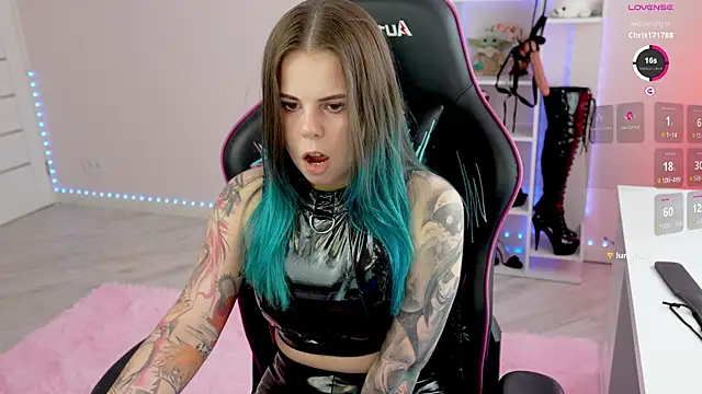 Latex Kitty online show from 07/04/26, 11:27