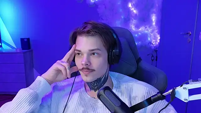 DENIS HERE online show from 02/01/25, 08:37