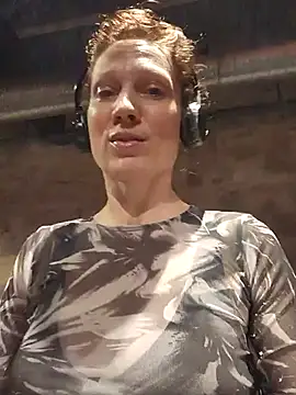 Exhibitionsplit online show from 11/07/25, 02:17