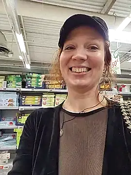 Exhibitionsplit online show from 11/21/25, 12:04