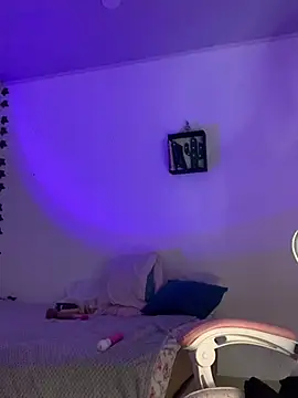 Snapshot of violet-333 chatting on 01/25/25, 10:50 violet-333 online show from 01/25/25, 10:50