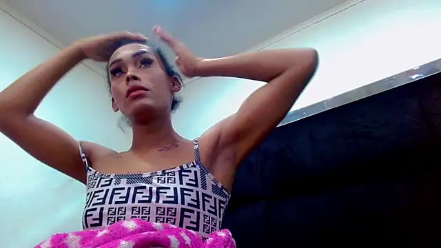 CoralineSweett online show from 09/13/25, 07:02