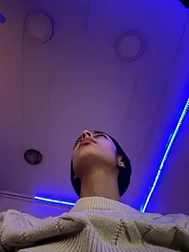 cristel 17 online show from 12/04/24, 01:42