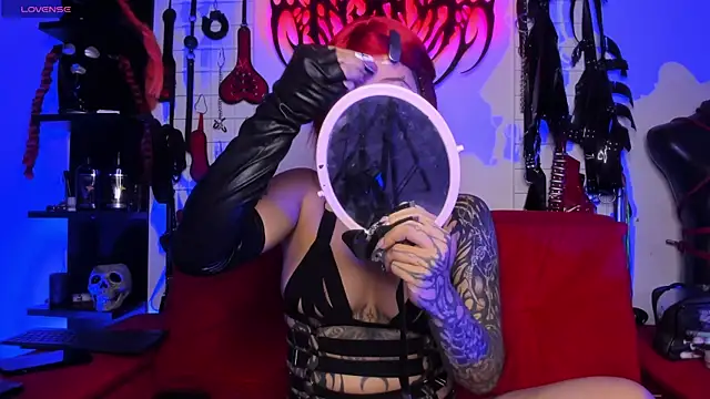 Snapshot of irregular_fetish_ chatting on 11/15/25, 08:16 irregular fetish online show from 11/15/25, 08:16